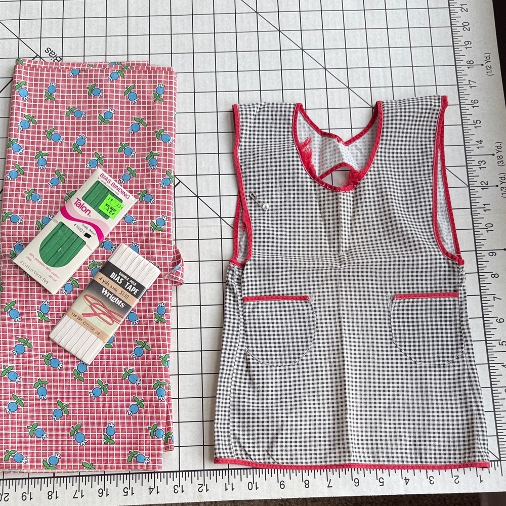 Vintage 1940s–50s Sewing Lot – Gingham Child’s Apron, Red Grid Blueberry Fabric